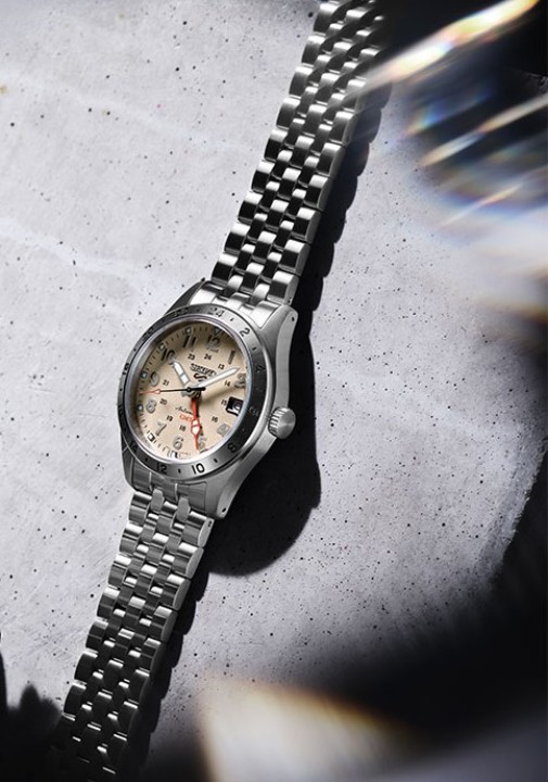 Obrázok z Seiko 5 Sports Field GMT