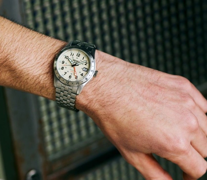 Obrázok z Seiko 5 Sports Field GMT