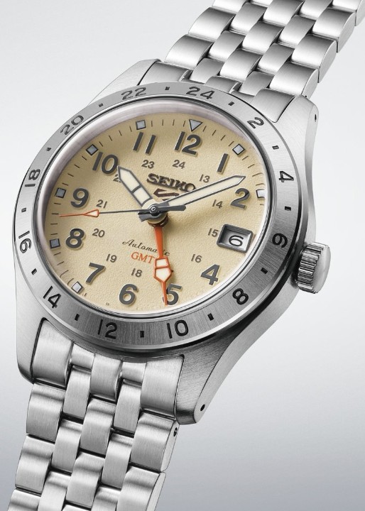 Obrázok z Seiko 5 Sports Field GMT