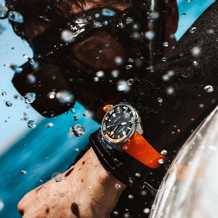 Obrázok z Junghans Aquaris Diver