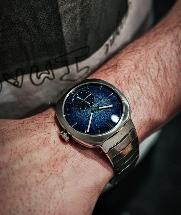 Obrázok z H. Moser & Cie Streamliner Small Seconds Blue Enamel