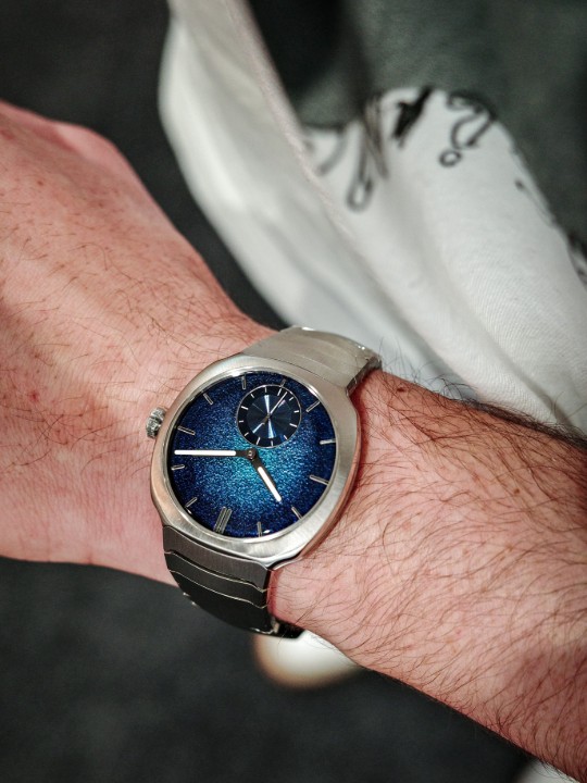 Obrázok z H. Moser & Cie Streamliner Small Seconds Blue Enamel