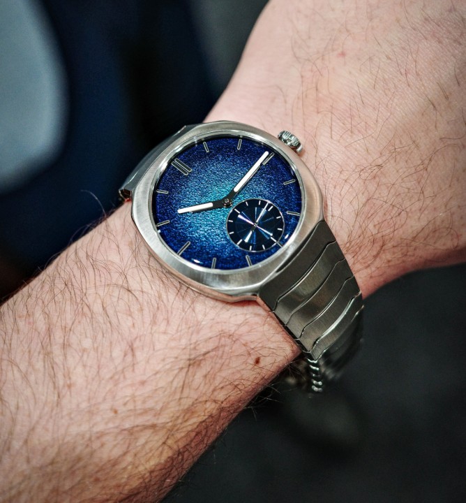 Obrázok z H. Moser & Cie Streamliner Small Seconds Blue Enamel