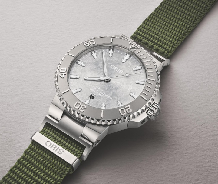 Obrázok z Oris Aquis Date Oris Social Club Edition II