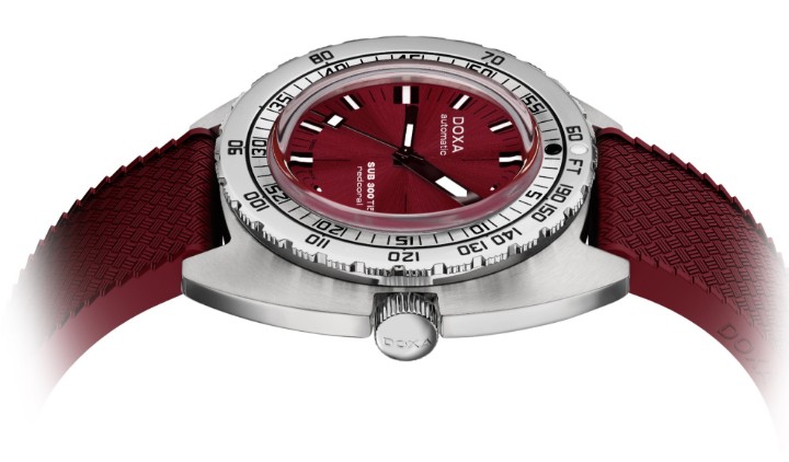 Obrázok z Doxa SUB 300 Ti5 Redcoral