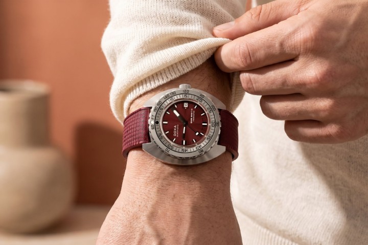 Obrázok z Doxa SUB 300 Ti5 Redcoral