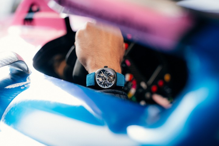 Obrázok z H. Moser & Cie Streamliner Tourbillon Skeleton Ceramic Alpine Limited Edition
