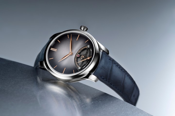 Obrázok z H. Moser & Cie Endeavour Retrograde Grey Fumé