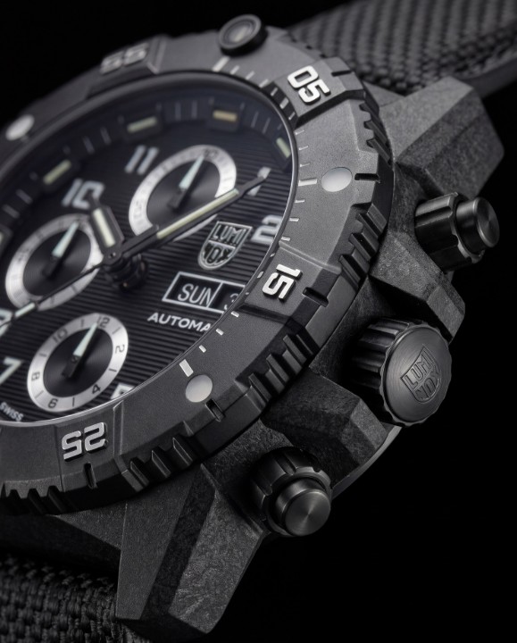 Obrázok z Luminox Master Carbon Seal Automatic Chronograph 3880 Series