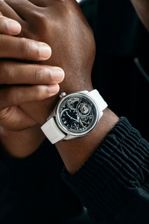 Obrázok z H. Moser & Cie Pioneer Cylindrical Tourbillon Skeleton Aventurine Saquon Barkley Edition