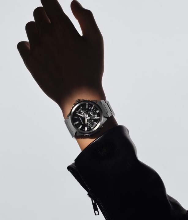Obrázok z Casio G-Shock G-Steel Carbon Core Guard