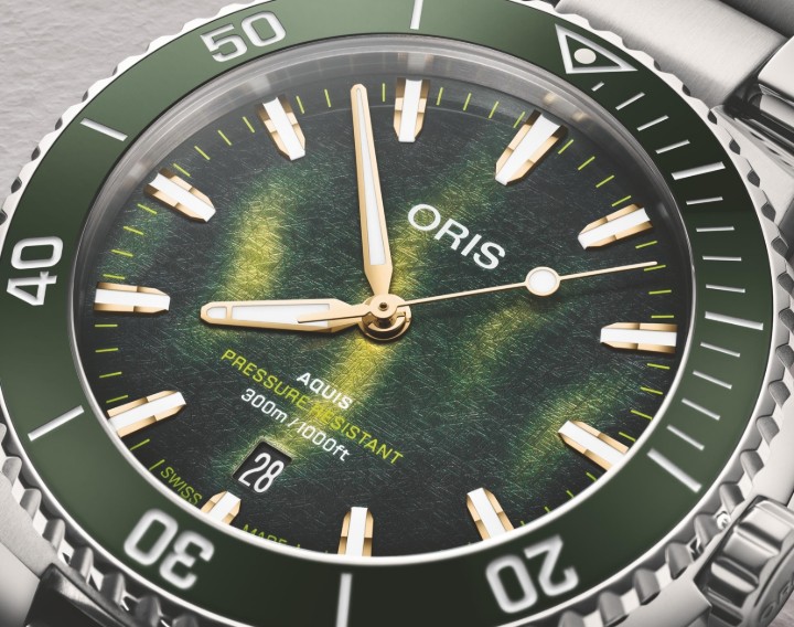 Obrázok z Oris Aquis Date Kelp Forest Limited Edition