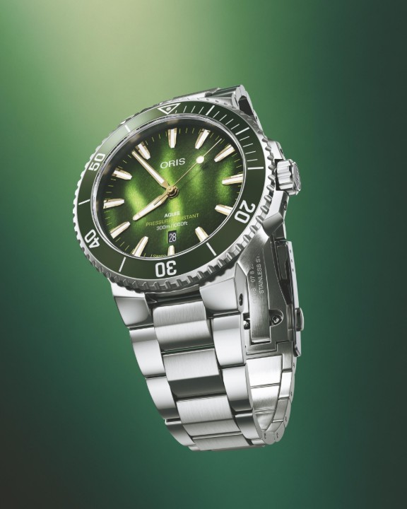 Obrázok z Oris Aquis Date Kelp Forest Limited Edition