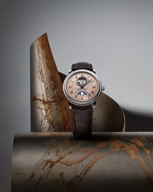Album: Frederique Constant Classics Heart Beat Moonphase  Elegancia ukrytá v detailoch.  Model Classics Heart Beat Moonphase…